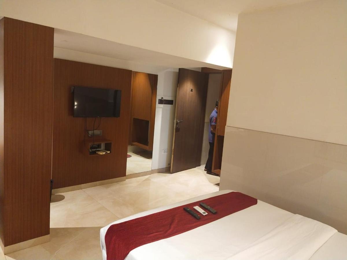 Hotel Monarch Express Near Karnala Sports Academy Panvel,Наві-Мумбаї Екстер'єр фото