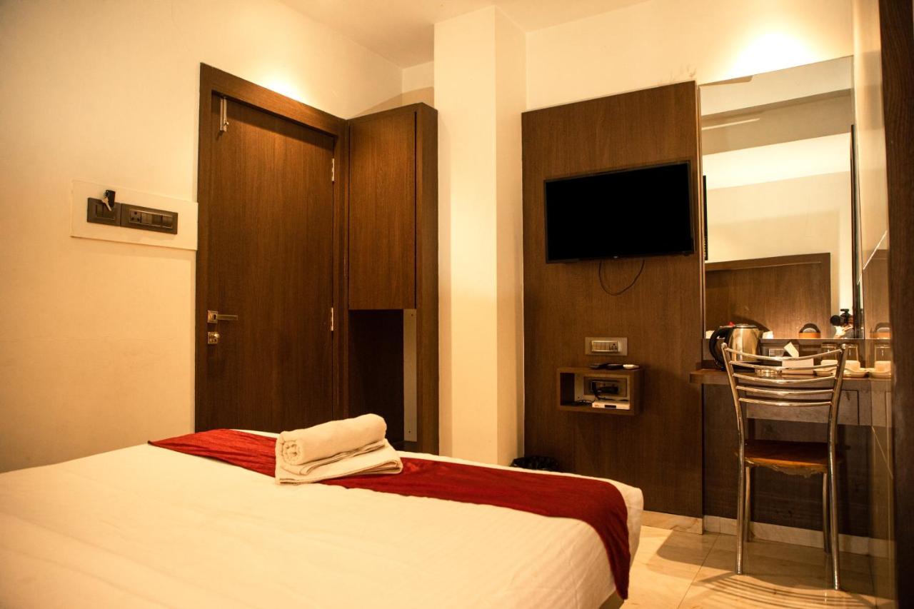 Hotel Monarch Express Near Karnala Sports Academy Panvel,Наві-Мумбаї Екстер'єр фото