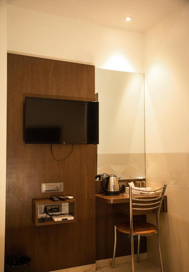 Hotel Monarch Express Near Karnala Sports Academy Panvel,Наві-Мумбаї Екстер'єр фото